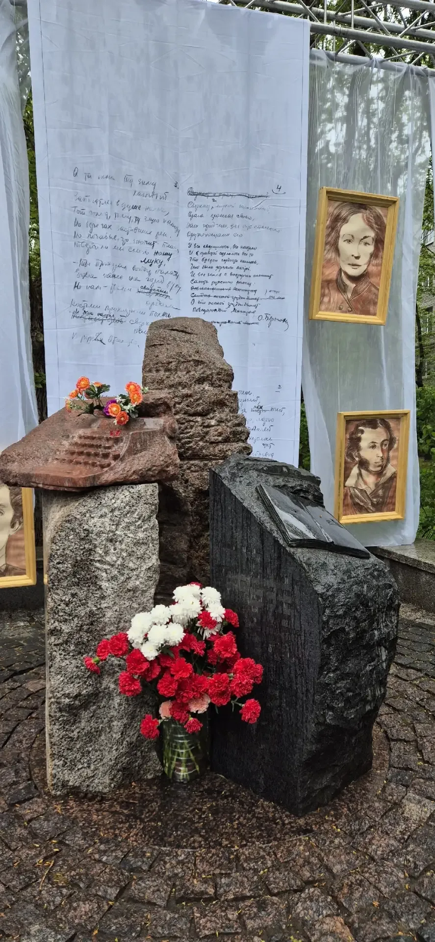 16 мая-  день рождения «голоса блокадного Ленинграда», «блокадной Мадонной» - Ольги Берггольц.  Поэт