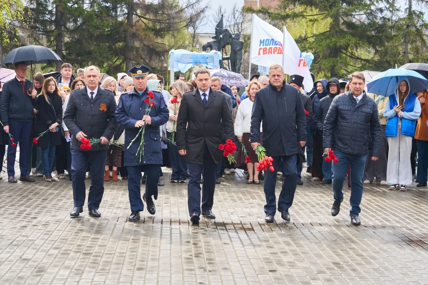 Сызрань встретила Первомай у стелы «Город трудовой доблести»  В 2021 году Президент страны подписал 