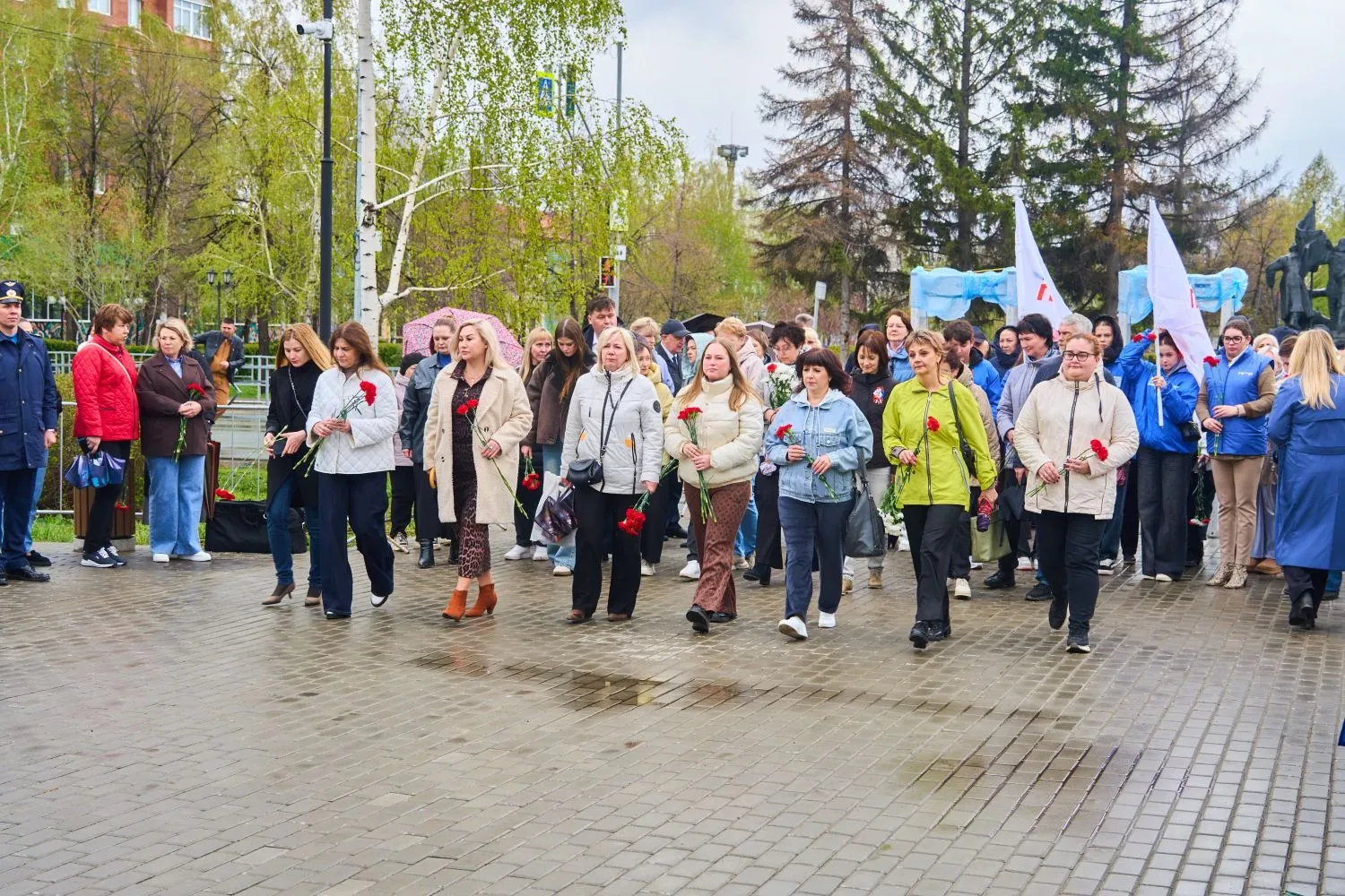 Сызрань встретила Первомай у стелы «Город трудовой доблести»  В 2021 году Президент страны подписал 