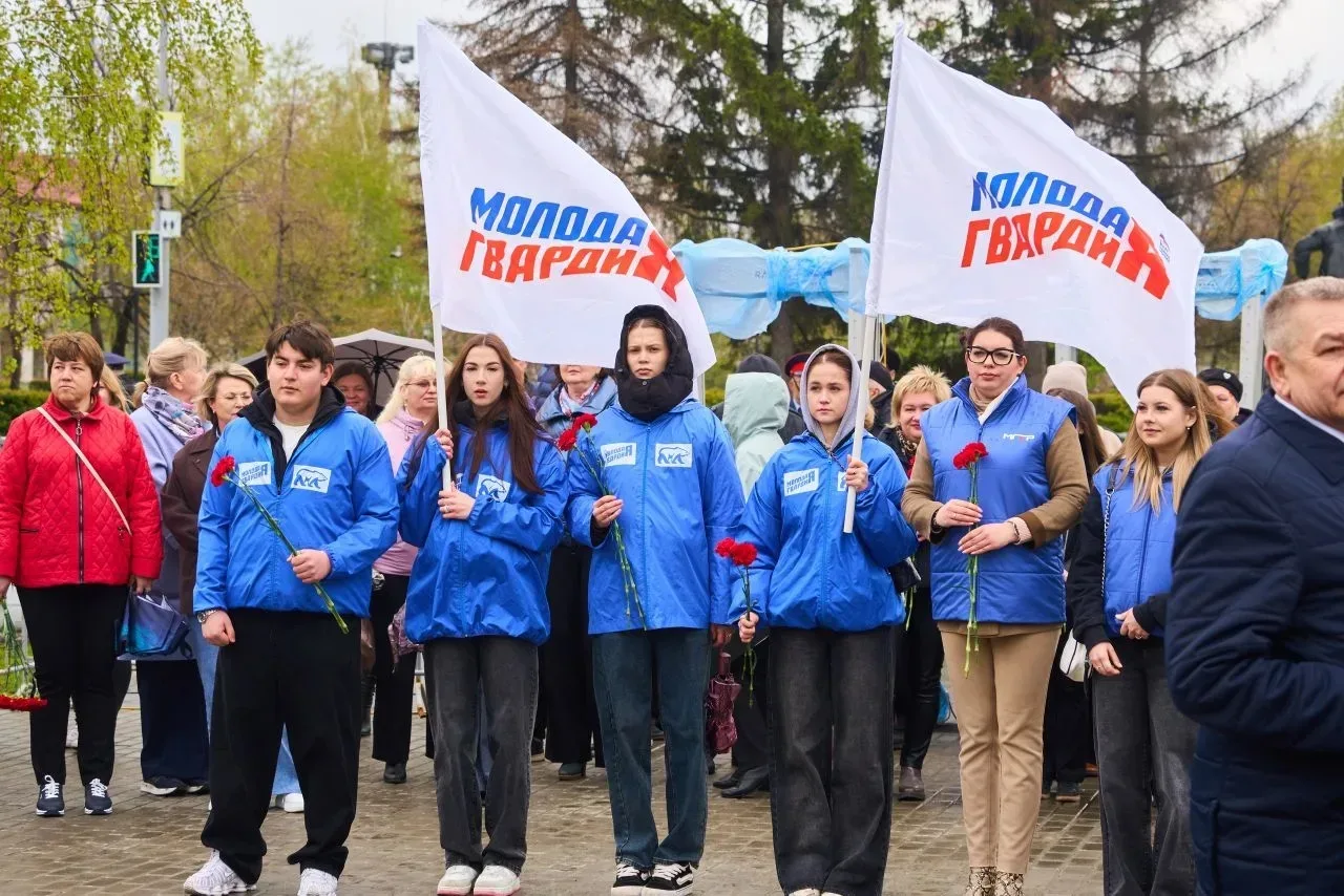 Сызрань встретила Первомай у стелы «Город трудовой доблести»  В 2021 году Президент страны подписал 