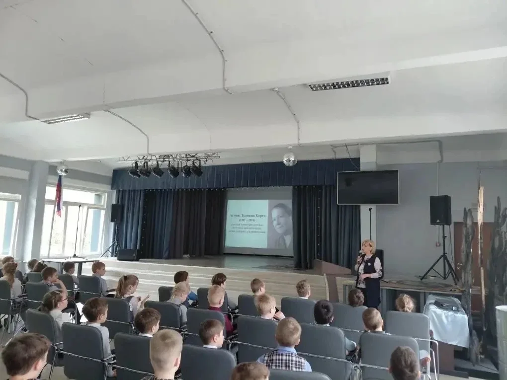 В рамках недели литературного чтения для наших первоклассников в корпусе на Ушинского состоялся особ