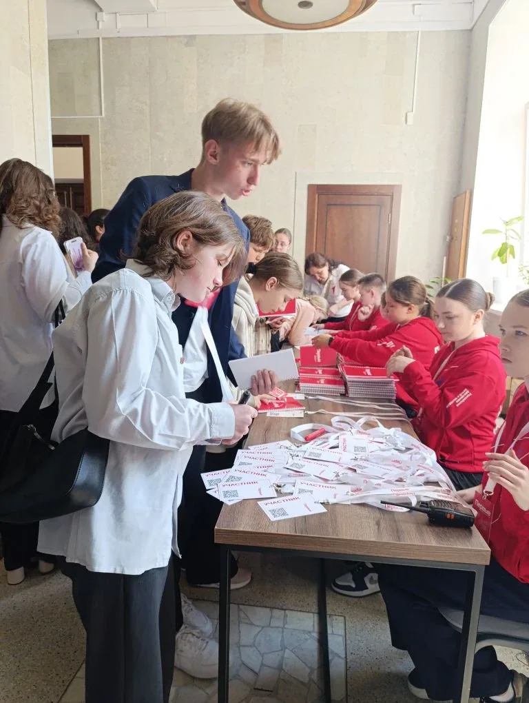 📢Сегодня ученики второго корпуса МАОУ СОШ № 3 Кудрявцева Ксения 7Б2 класс и Богоявленский Константин