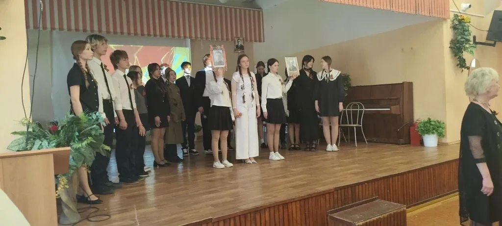 🎖 Вчера в нашем лицее торжественно завершился фестиваль военно-патриотической песни. Две недели учен