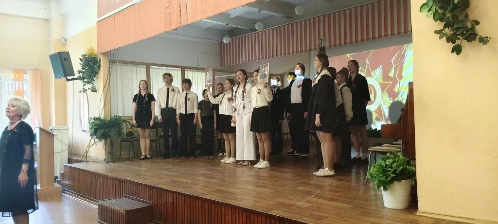 🎖 Вчера в нашем лицее торжественно завершился фестиваль военно-патриотической песни. Две недели учен