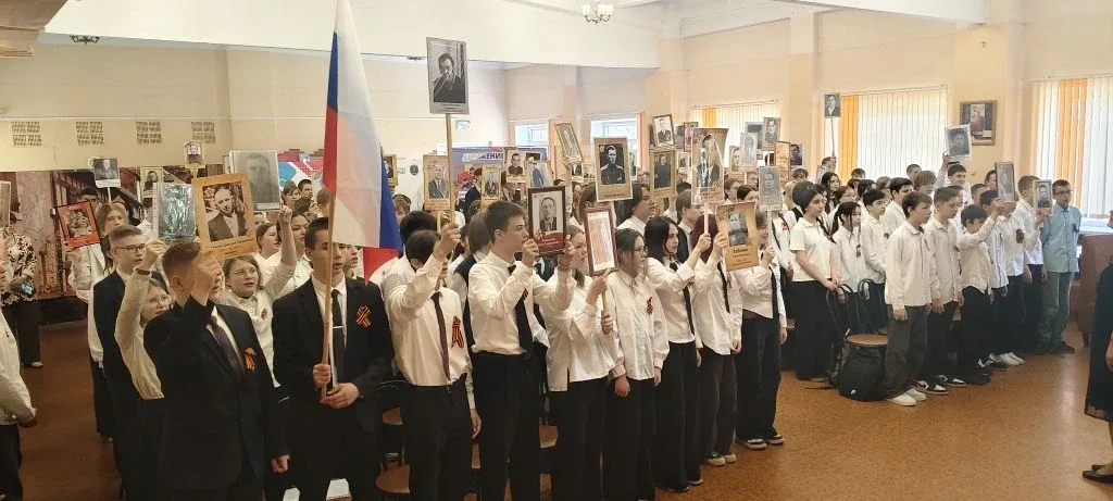 🎖 Вчера в нашем лицее торжественно завершился фестиваль военно-патриотической песни. Две недели учен