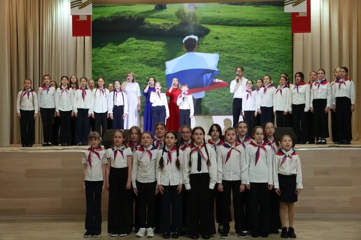 Накануне Великого Праздника - Дня Победы в школе №161 состоялся музыкальный концерт «Нити времени: о