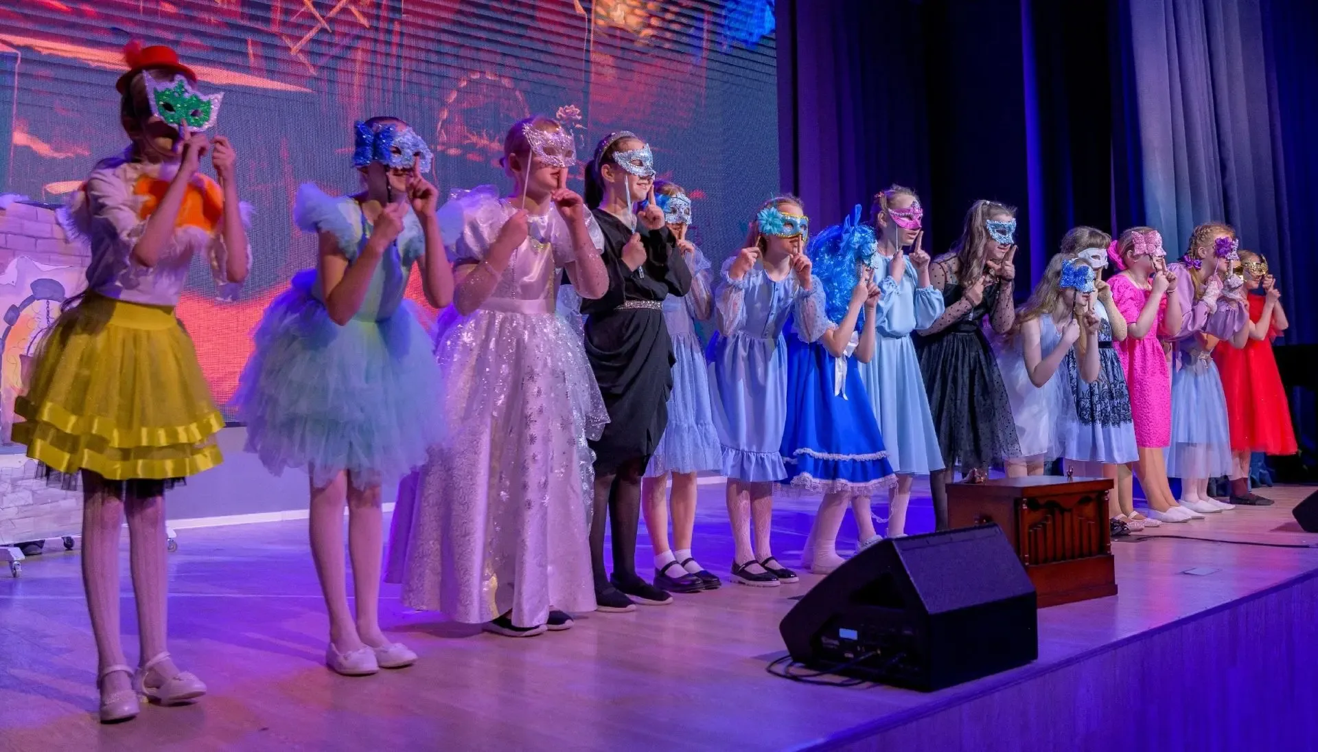 🎉 "Эридан" зажигает таланты 🎉 В конце прошлой недели в нашей школе царила атмосфера настоящего празд
