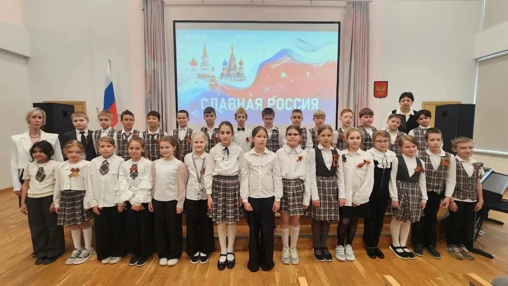 🇷🇺 Фестиваль патриотической песни «Славная Россия»   14 и 15 мая в нашем лицее гремело по-настоящему