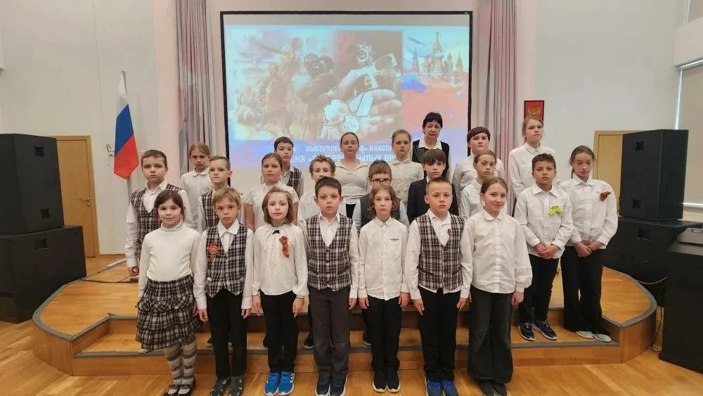 🇷🇺 Фестиваль патриотической песни «Славная Россия»   14 и 15 мая в нашем лицее гремело по-настоящему