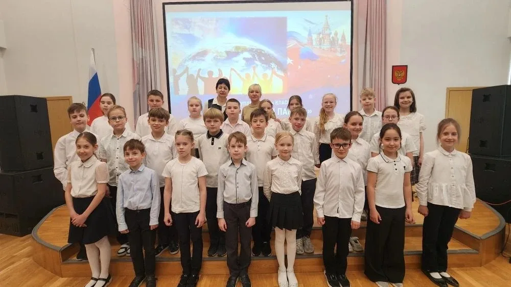 🇷🇺 Фестиваль патриотической песни «Славная Россия»   14 и 15 мая в нашем лицее гремело по-настоящему