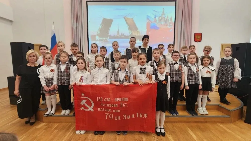 🇷🇺 Фестиваль патриотической песни «Славная Россия»   14 и 15 мая в нашем лицее гремело по-настоящему