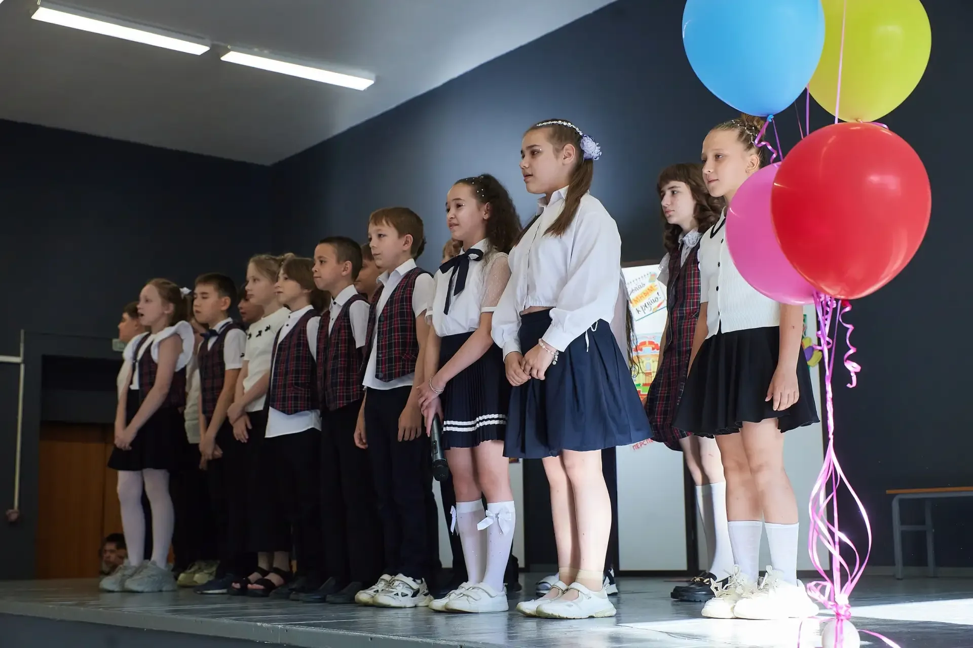 ✨ Выпускной 4 «А» и 4 «В» классов - яркий праздник талантов! ✨  21 мая в нашей школе прошёл долгожда