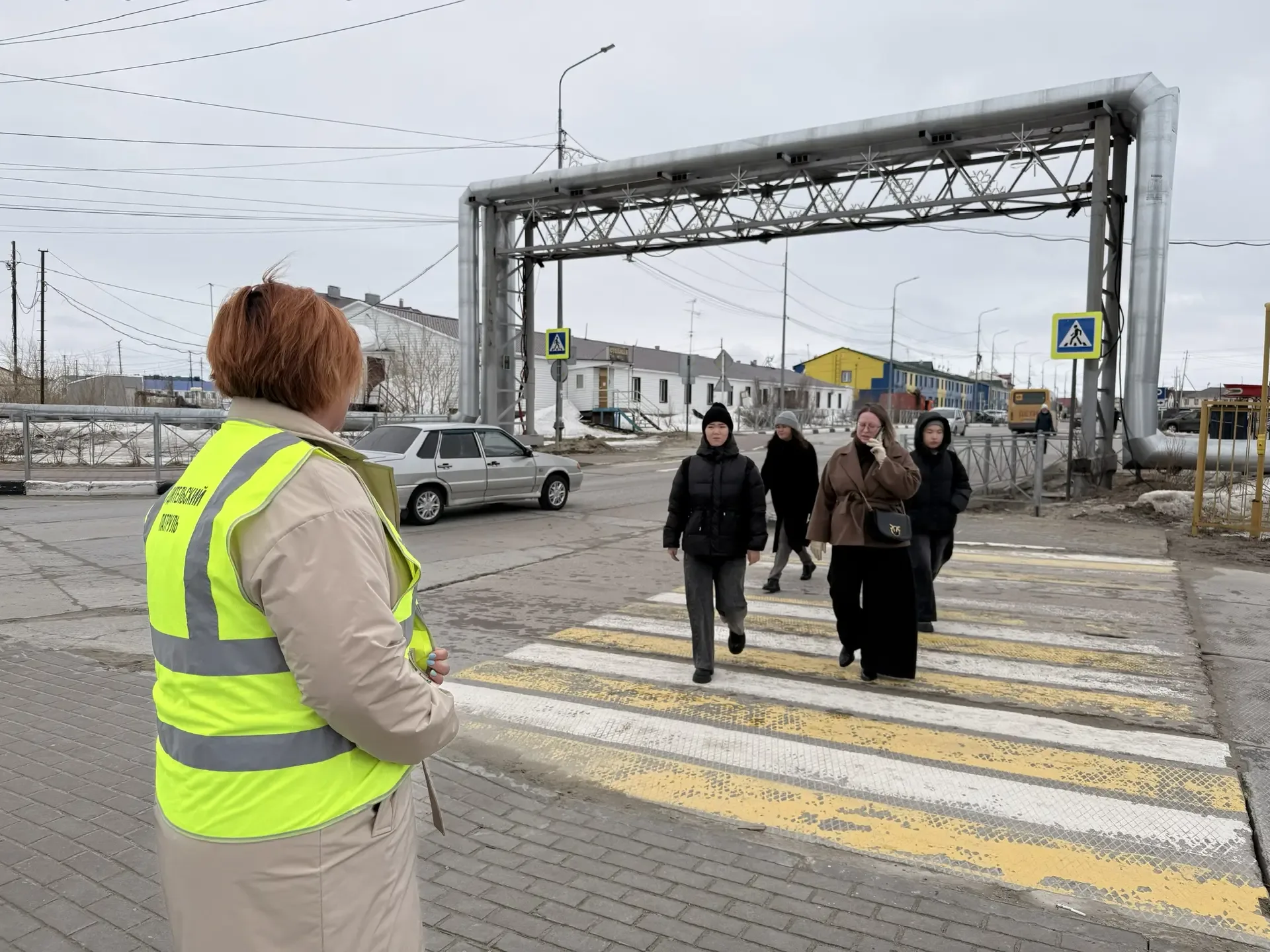 📢 ВНИМАНИЕ, РОДИТЕЛИ! В НАШЕЙ СТАРШЕЙ ШКОЛЕ ПРОДОЛЖАЕТСЯ РЕЙД «РОДИТЕЛЬСКИЙ ПАТРУЛЬ» 🚦👮‍♂️  Лето — э