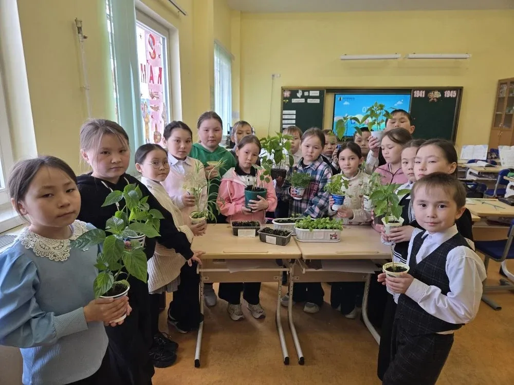 🌿 Сад памяти: «Зелёный класс» уже в деле  В рамках Всероссийской акции «Сад памяти» в нашем центре о