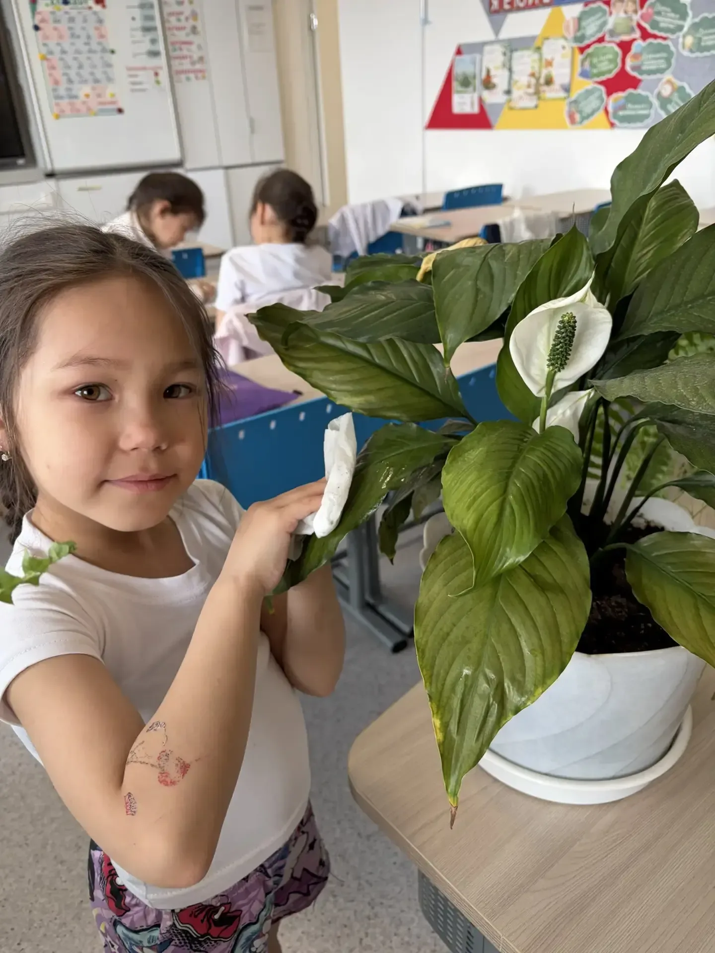 🌿 Сад памяти: «Зелёный класс» уже в деле  В рамках Всероссийской акции «Сад памяти» в нашем центре о