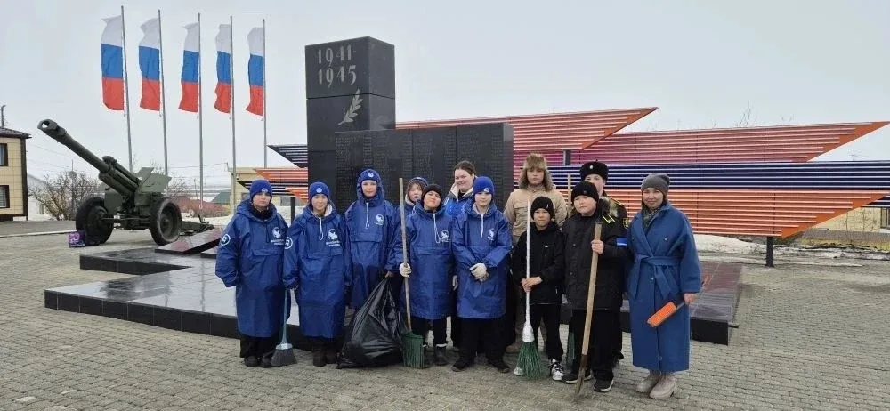 🌿Мы за чистоту! Экосистема в действии Члены юнармейского отряда «Патриот», «Волонтёры Победы» и каде