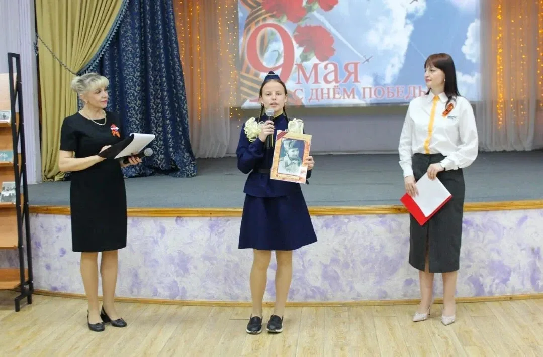 ✨ Помним, гордимся, чтим! ✨  Учащиеся 5-х классов Икрянинской СОШ приняли участие в торжественном ме