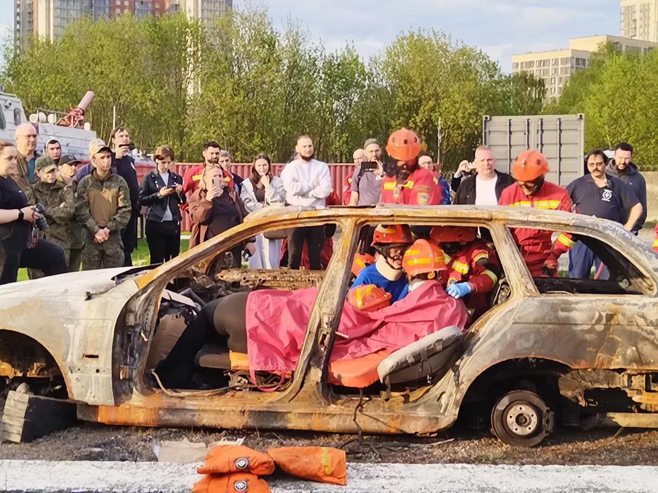 ✅ 12 мая тридцать добровольцев из школьных отрядов волонтёров-медиков и спасателей «Открытые сердца»