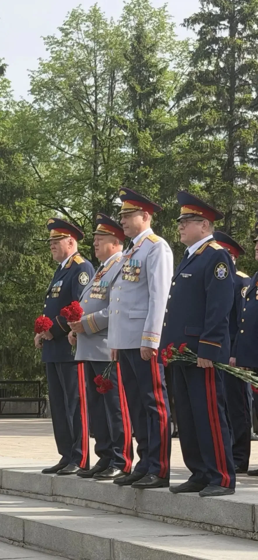 8 мая, в преддверии празднования Великой Победы, воспитанники 8б кадетского класса школы №47 совмест
