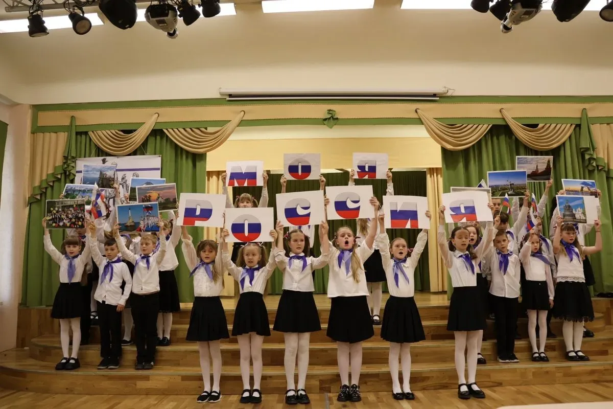🎶 «С песней по жизни!» 🎶  Это имя уже много лет с честью и достоинством носит фестиваль-конкурс школ