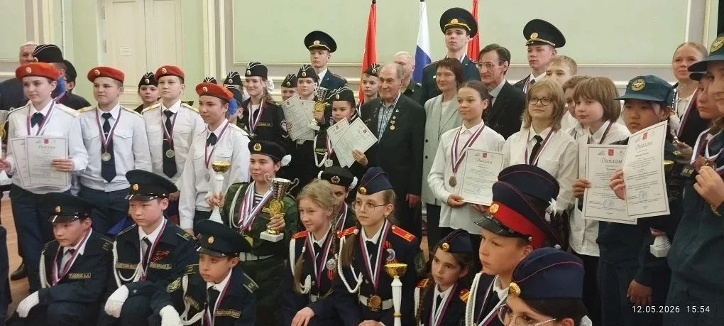 Награждение в Доме Ветеранов: наши ребята в числе лучших🏆   В Доме Ветеранов прошла торжественная це
