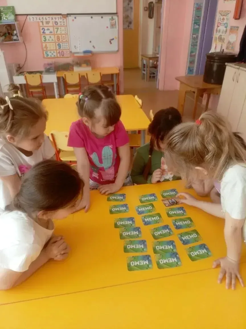 СП "Улыбка". «День настольных игр» в группе "Звездочки". Игра-один из основных видов детской деятель