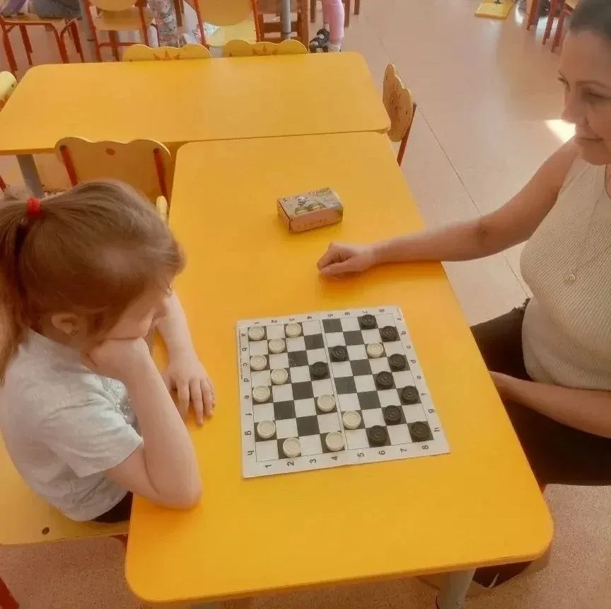 СП "Улыбка". «День настольных игр» в группе "Звездочки". Игра-один из основных видов детской деятель