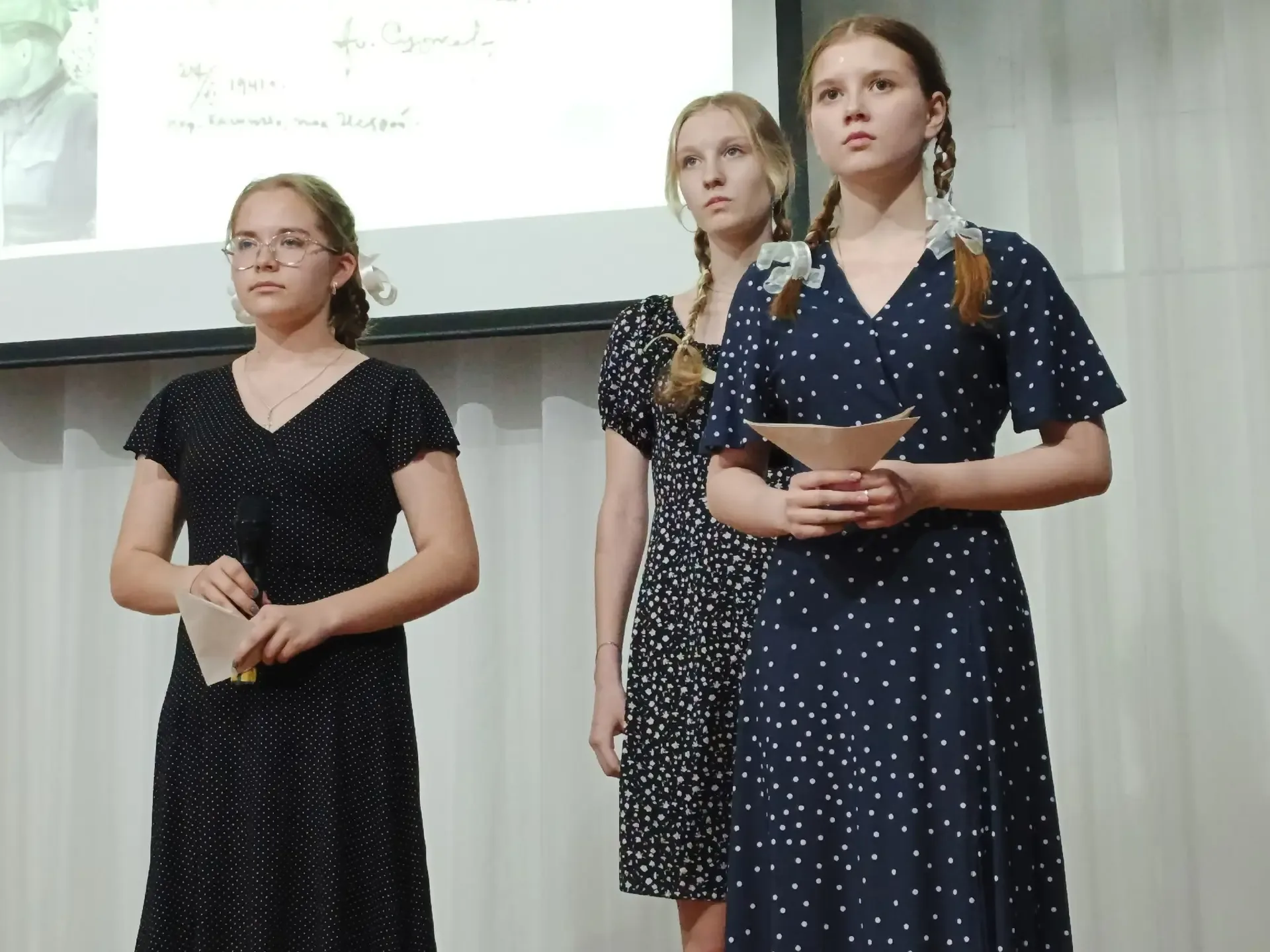 Учиться в школе - это не только сидеть за партой, писать, считать, чертить, конструировать... Это об