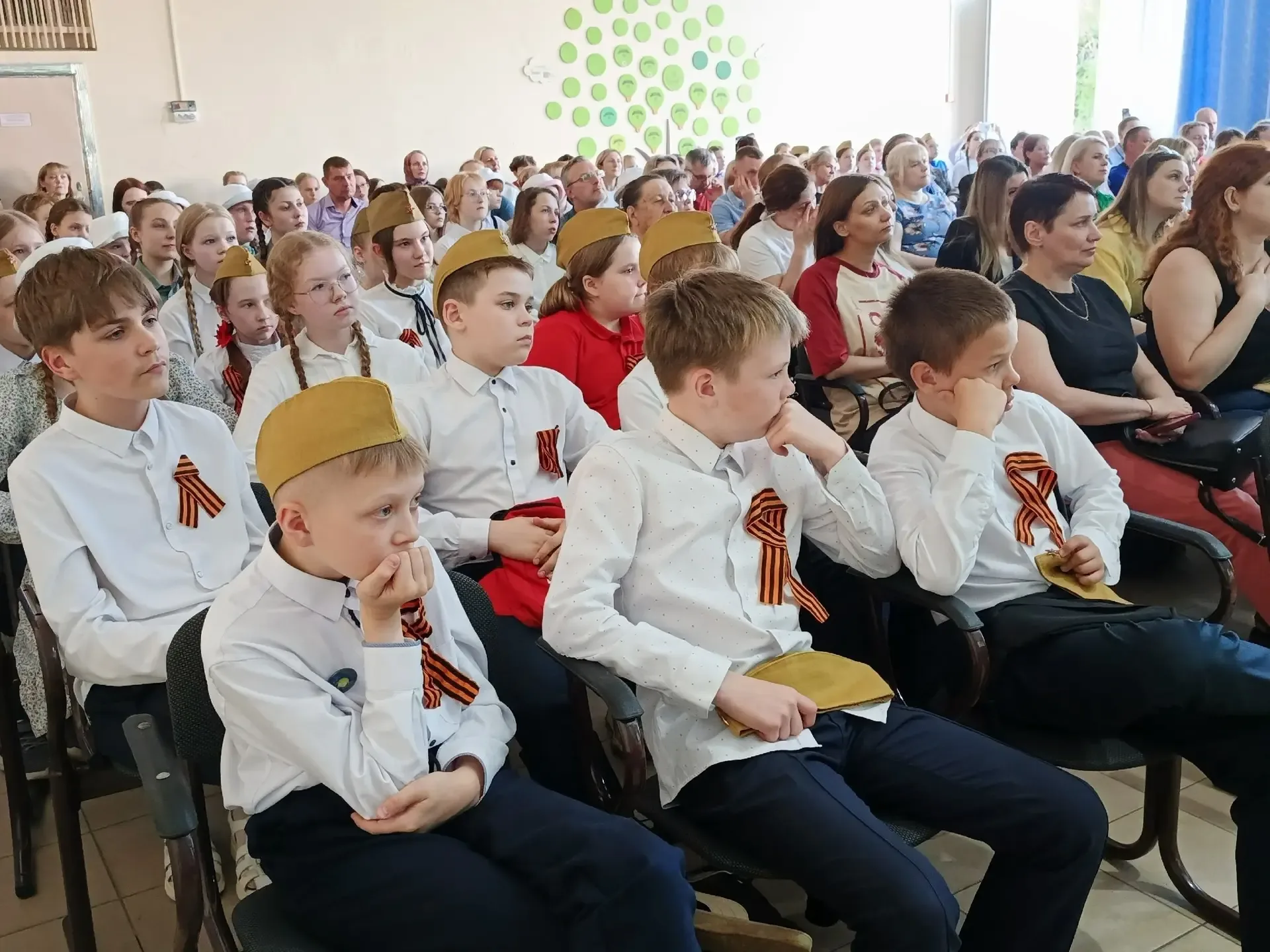 Учиться в школе - это не только сидеть за партой, писать, считать, чертить, конструировать... Это об