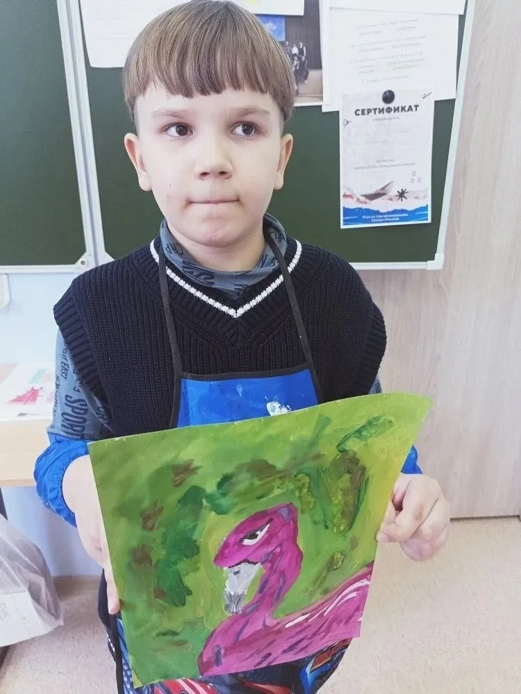 🎨 В «Волшебной акварели» (руководитель кружка Е.В. Корнеева) дети научились рисовать птиц - экзотиче