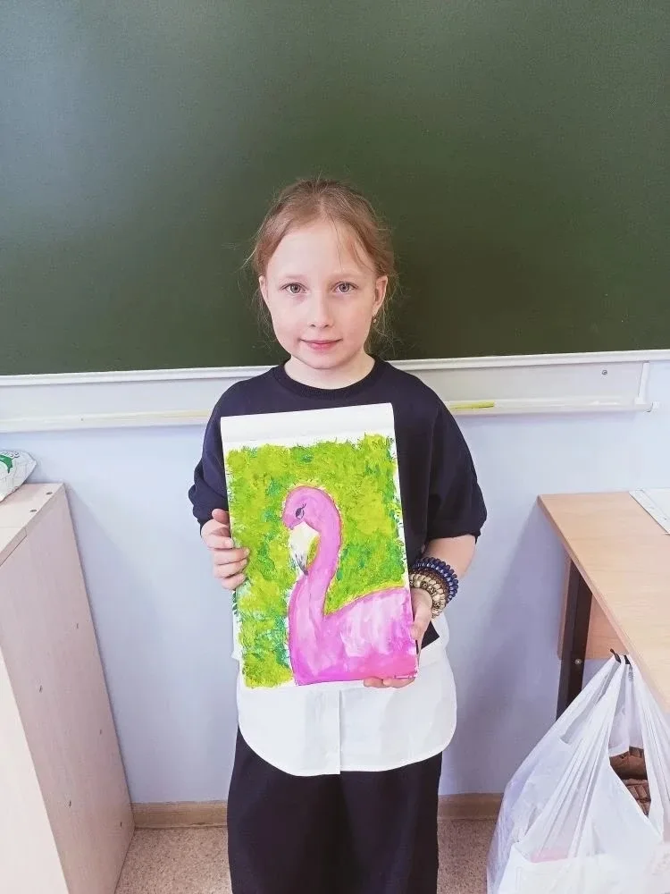 🎨 В «Волшебной акварели» (руководитель кружка Е.В. Корнеева) дети научились рисовать птиц - экзотиче