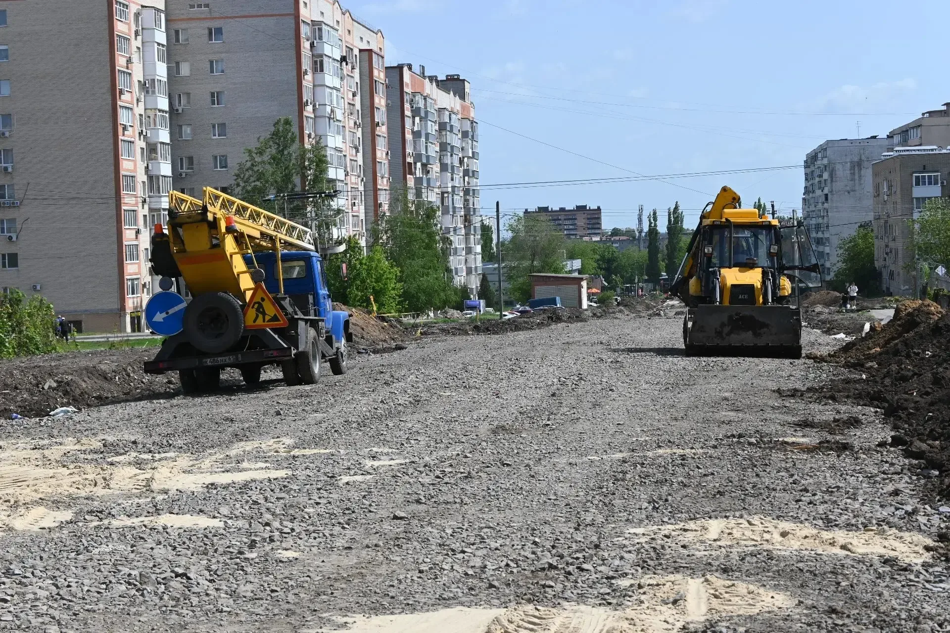 Улица Речников в Аксае – одна из дорог города с наиболее интенсивным движением. Кроме того, она веде