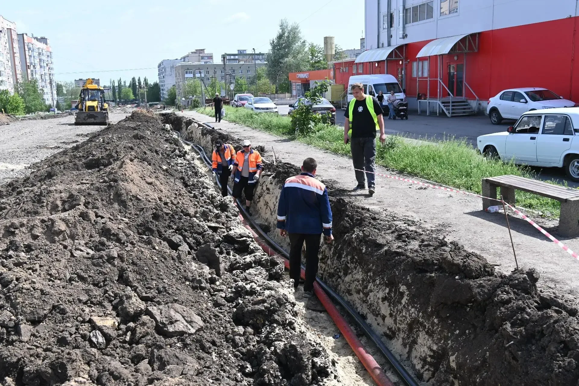 Улица Речников в Аксае – одна из дорог города с наиболее интенсивным движением. Кроме того, она веде
