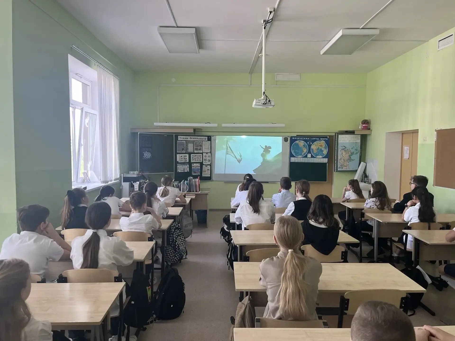 Сегодня, 18 мая, в нашей школе прошло итоговое занятие цикла «Разговоры о важном» в этом учебном год