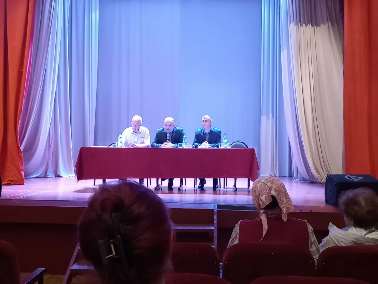 Сегодня в доме культуры села Шихобалово состоялся информационный день. На встречу с жителями прибыли