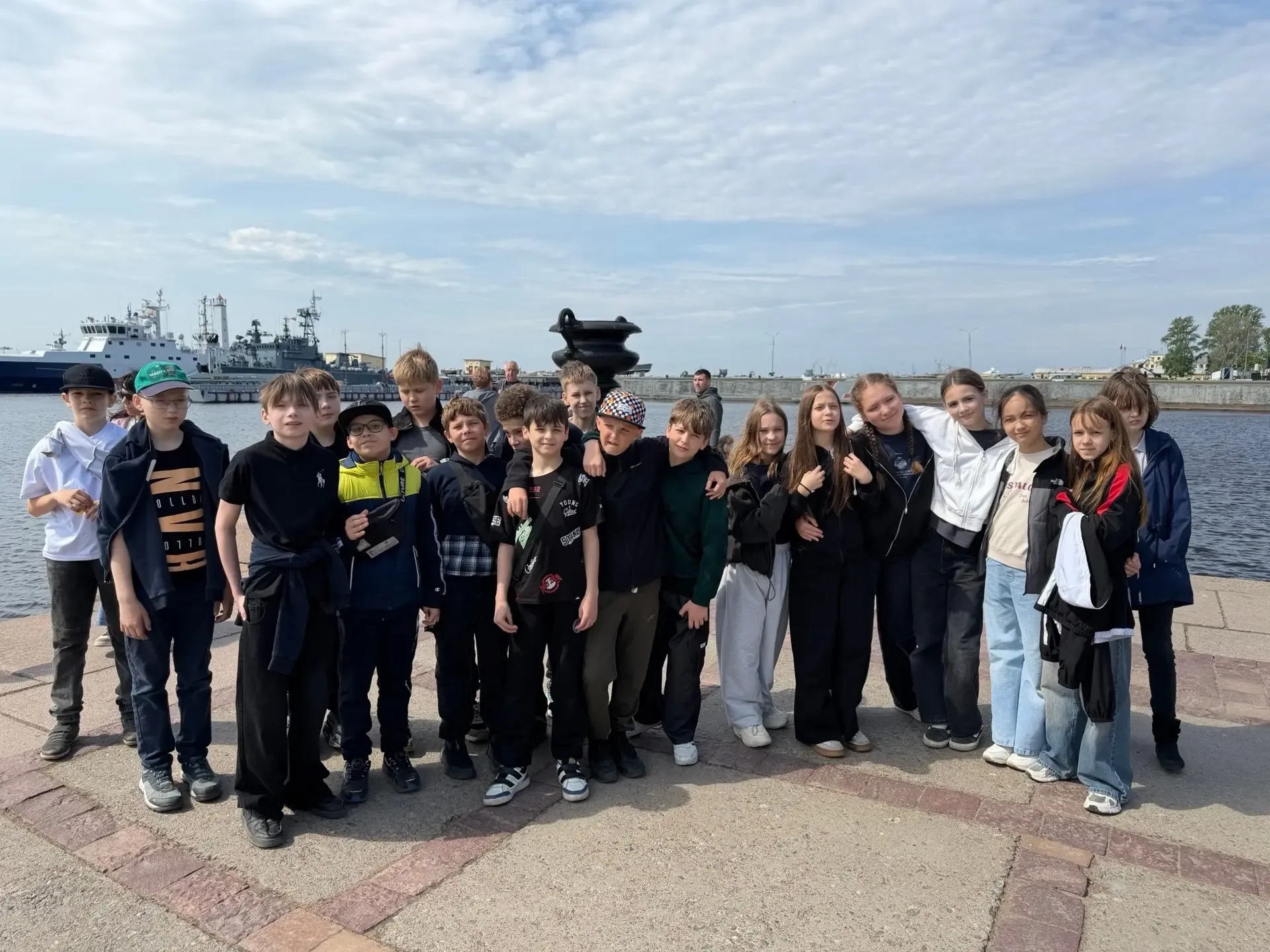 Учащиеся нашей школы — в сердце морской славы! ⚓🚀 21 мая 5 Д класс отправился в невероятное путешест