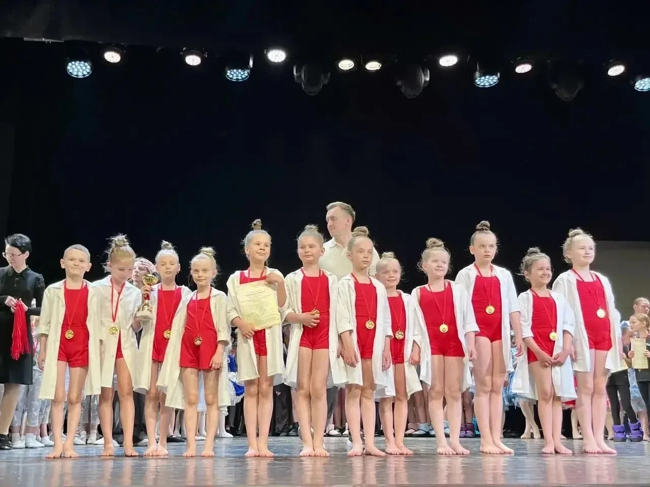 ✨ Наши маленькие звездочки! ✨ Мы спешим поделиться радостной новостью. Ученицы 1 «Б» класса Даша  Ол
