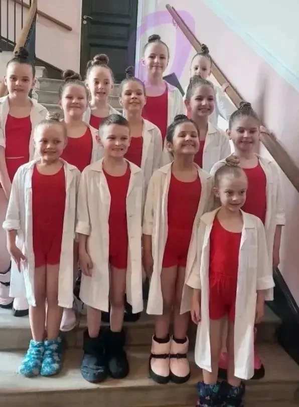 ✨ Наши маленькие звездочки! ✨ Мы спешим поделиться радостной новостью. Ученицы 1 «Б» класса Даша  Ол