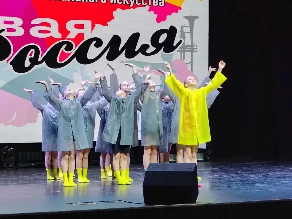 10 мая ученица 3 «Б» класса Кира Рябинина приняла участие в XI Всероссийском фестивале-конкурсе «Нов