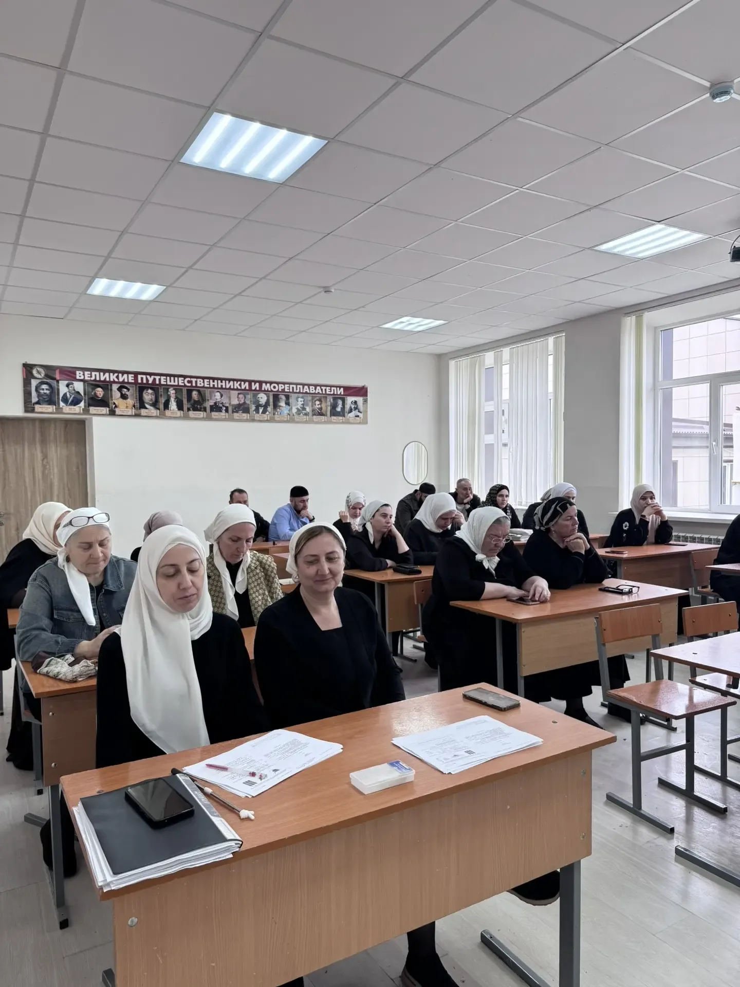 Сегодня в МБОУ «СОШ 1 с. Старые Атаги» состоялось совещание педагогических работников при директоре.