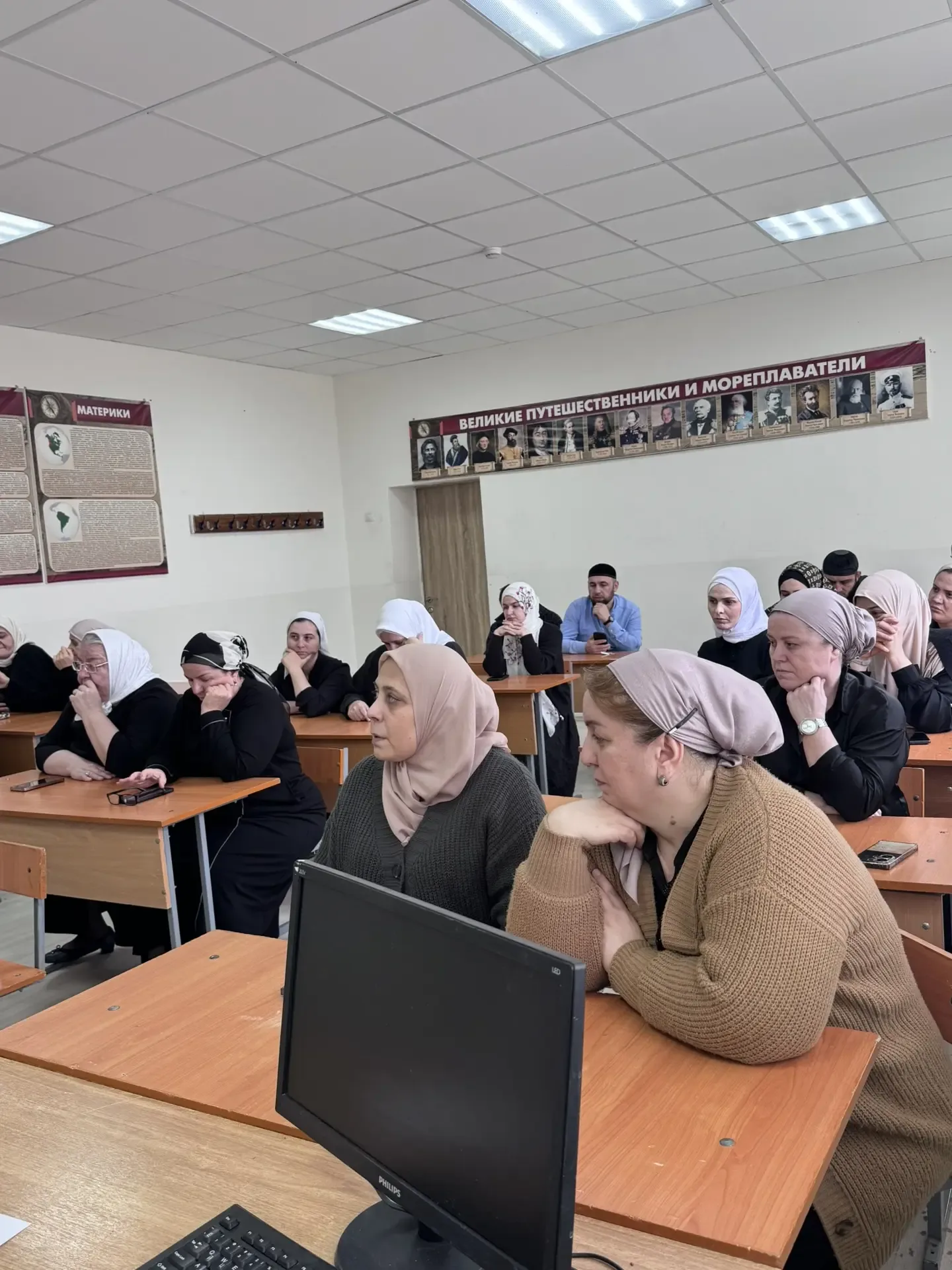 Сегодня в МБОУ «СОШ 1 с. Старые Атаги» состоялось совещание педагогических работников при директоре.