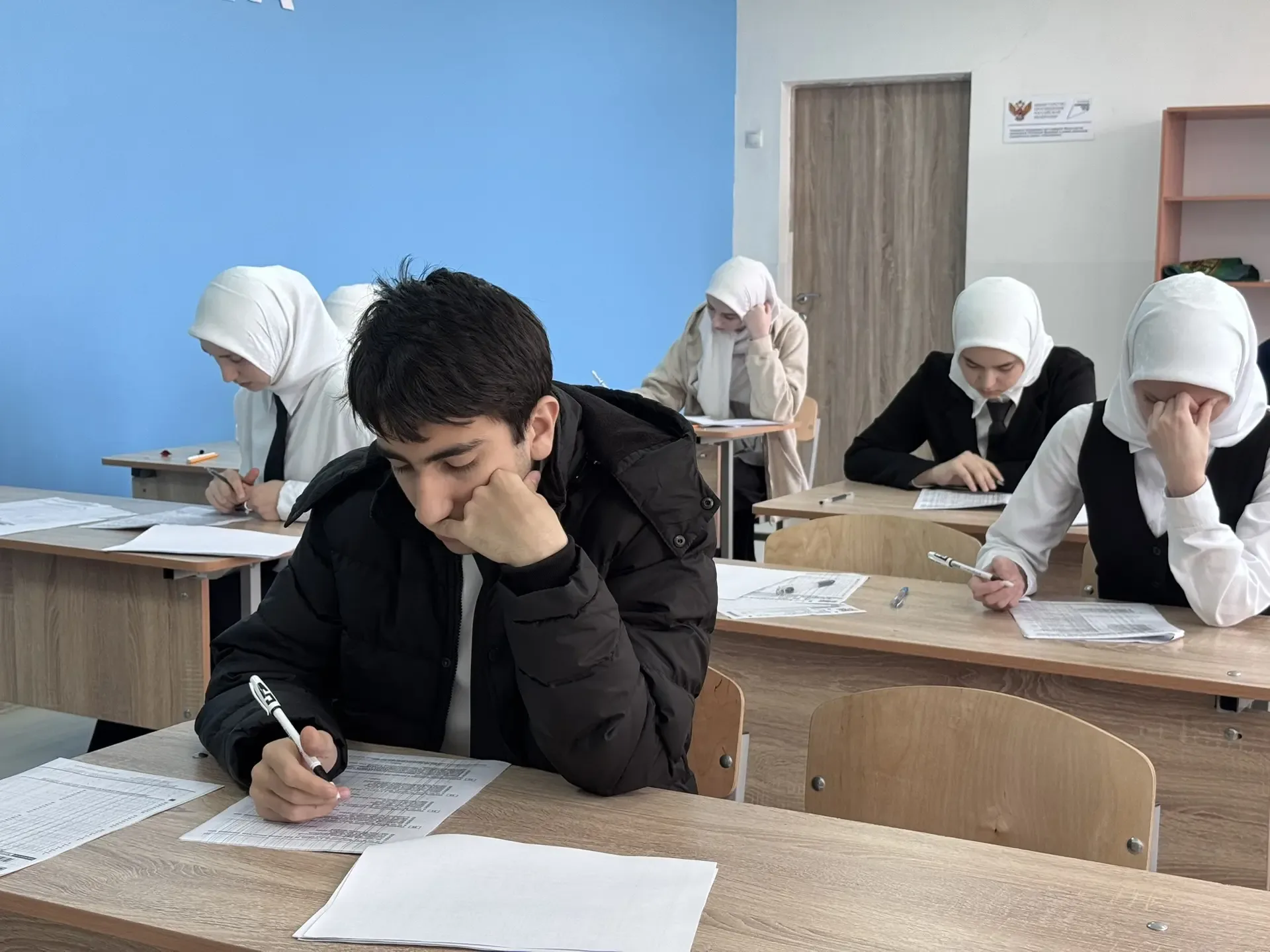 В 11 классе прошла диагностическая работа по русскому языку в присутствии директора.