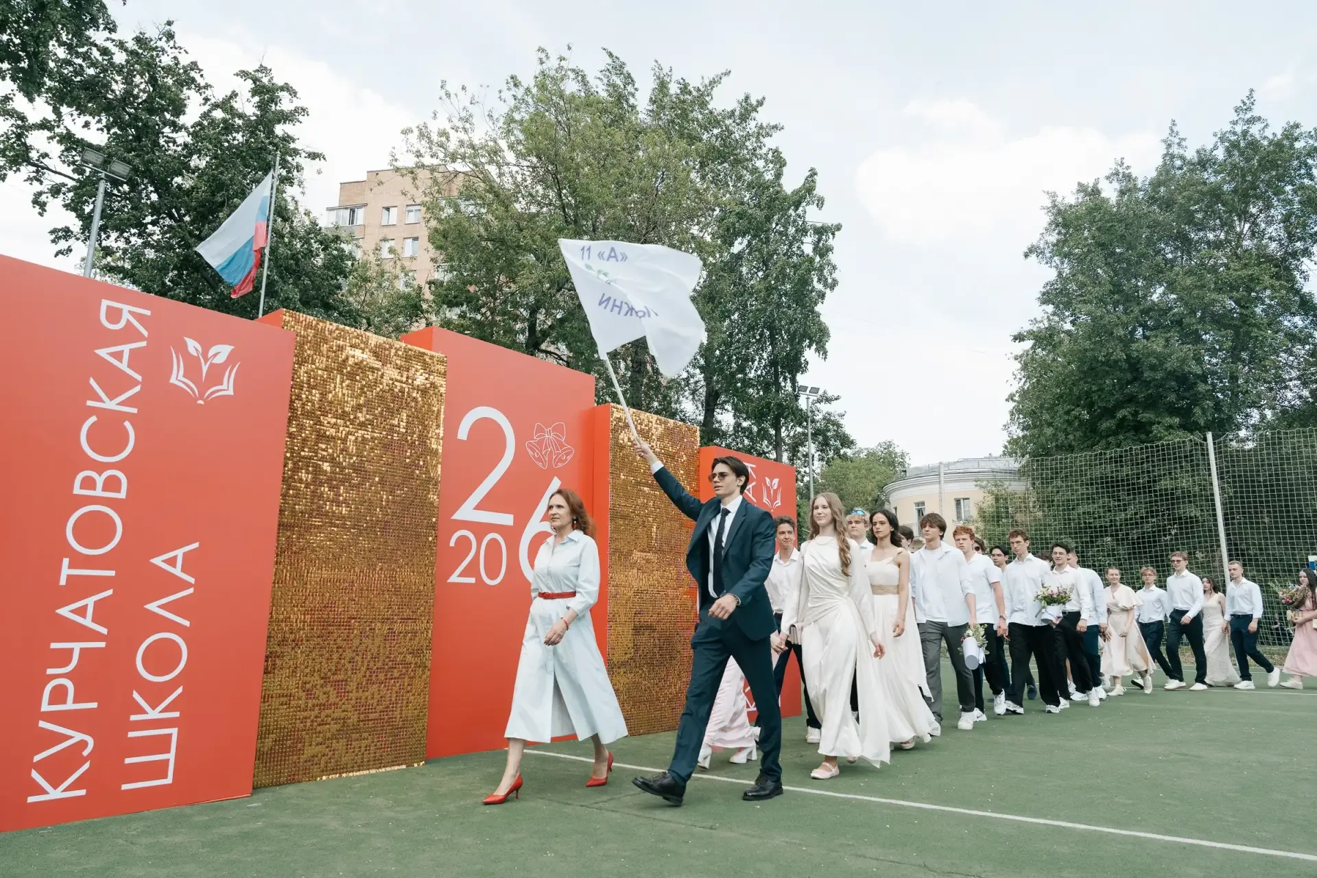 🎓 11 ЛЕТ В ОДНОМ МГНОВЕНИИ  Вчера для учеников корпуса «Факультет» и «ФМО» прозвенел последний звоно