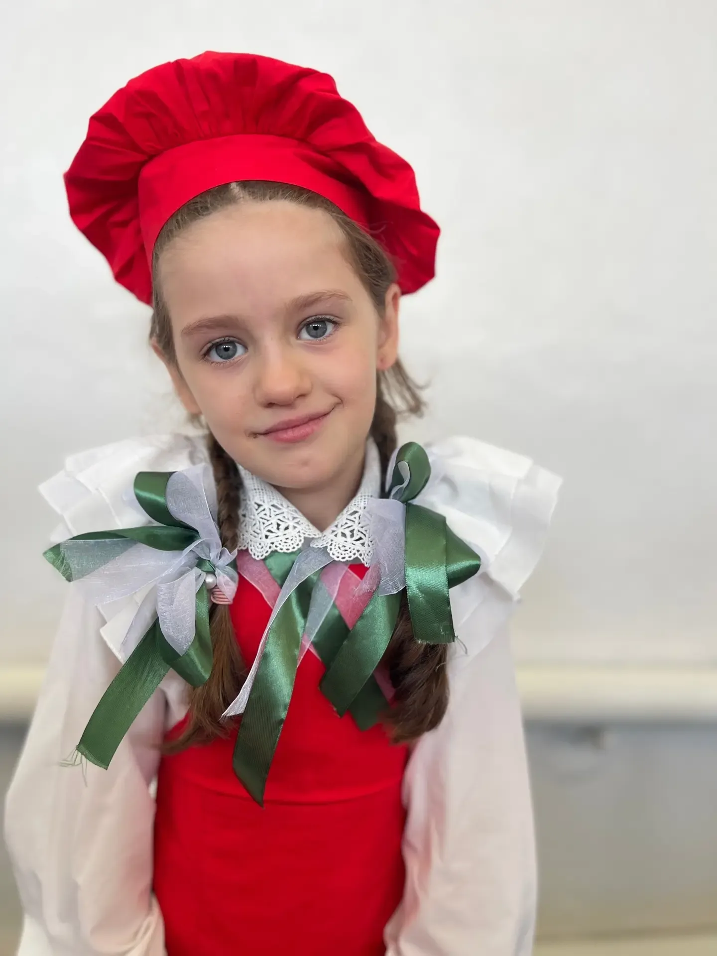 🌸 Весенняя ярмарка в нашей школе прошла с размахом! 🌸 Вот он, настоящий праздник весны: яркие стенды