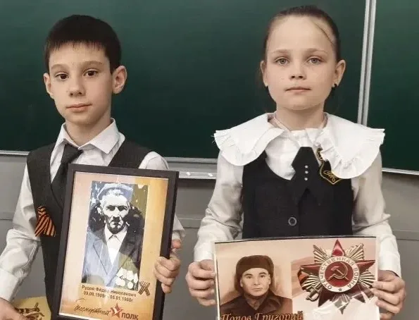 🎗️Всероссийская акция «Хранители времени»  💬Советник по воспитанию Королева Г.А. совместно с ребятам