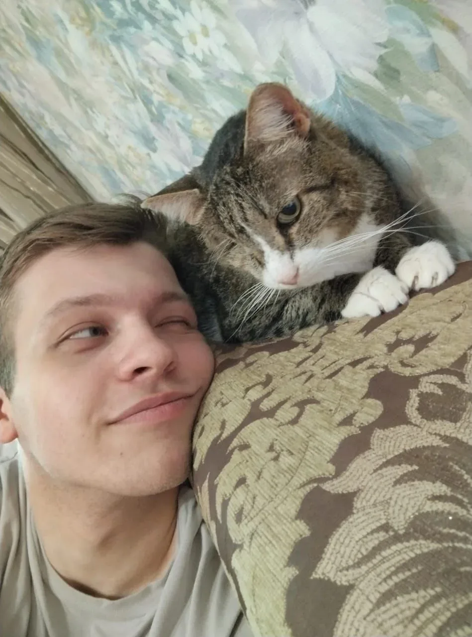 Хозяин подоконника и гроза котлет! 😅❤ Свежие новости от Юстаса!  Друзья, готовьтесь к порции новосте