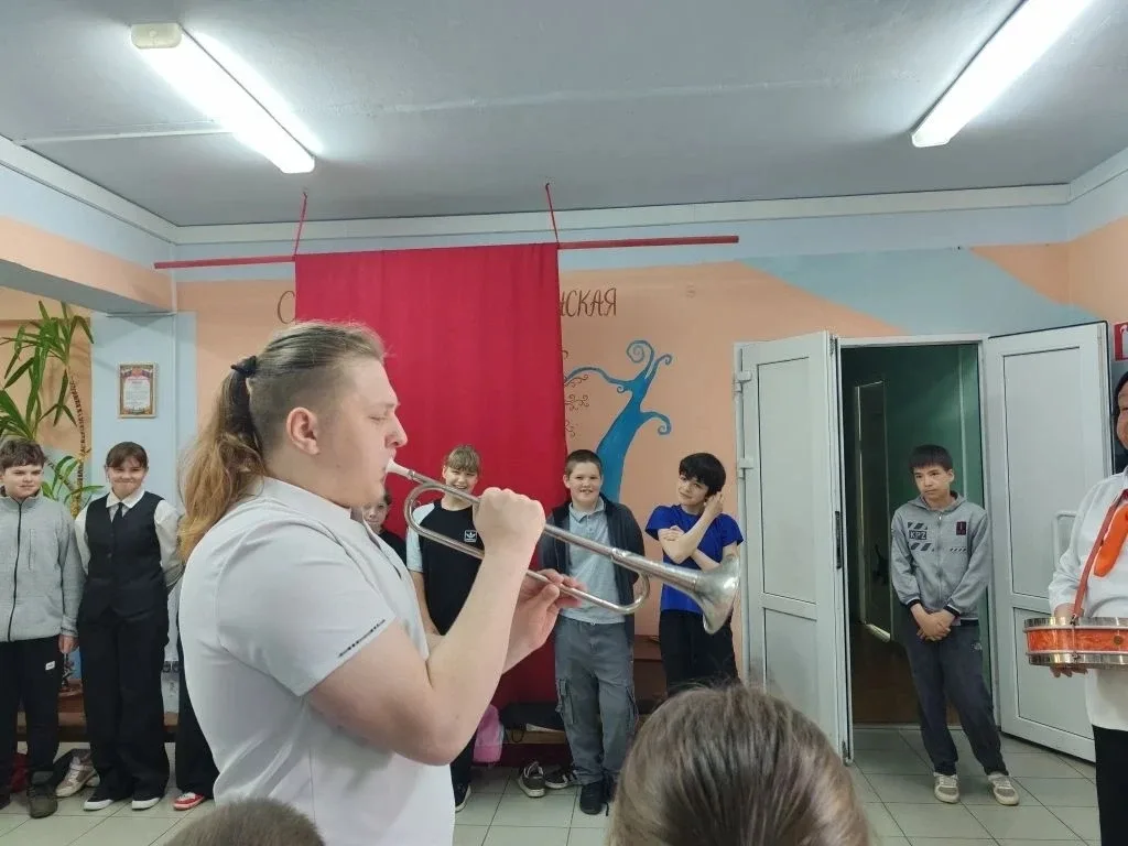 🗓️ «Артефакт моей семьи»  Международный день музеев в ЦО «Головинская средняя школа» прошёл интересн