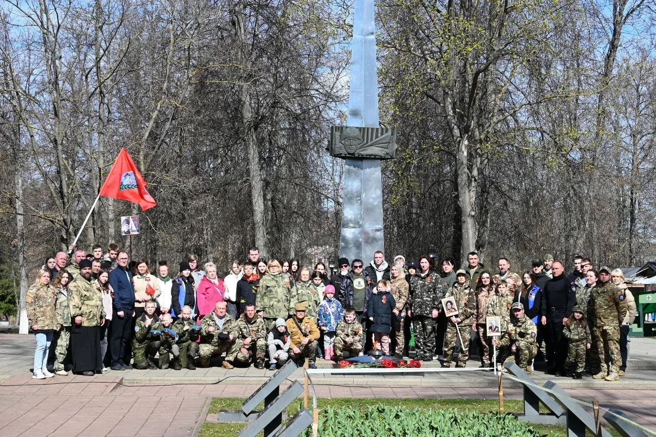 Сегодня в Парке Победы состоялось торжественное мероприятие с возложением цветов и венков к Вечному 