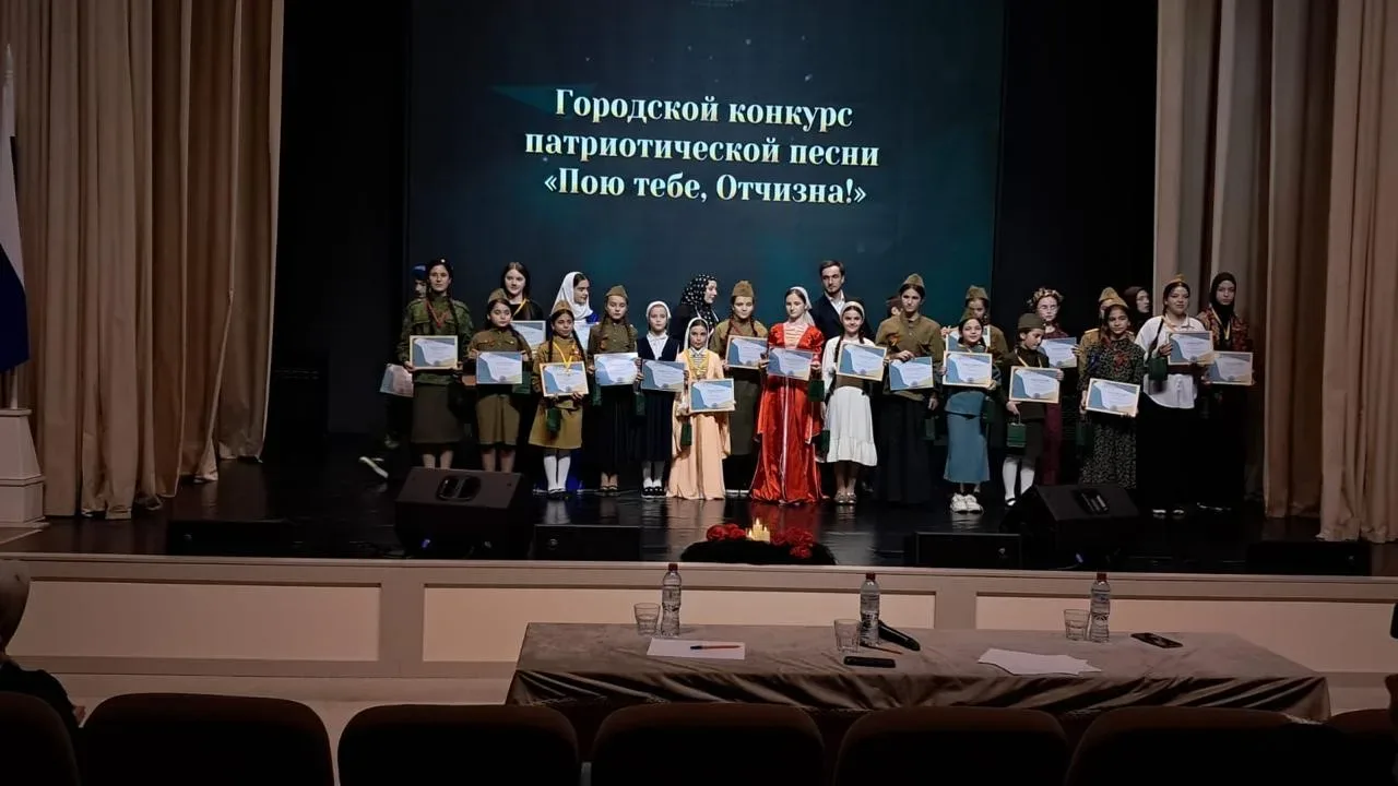 🏆 От всей души поздравляем Ясакову Мадину, обучающуюся ДЮЦ, с почётным I местом в городском конкурсе