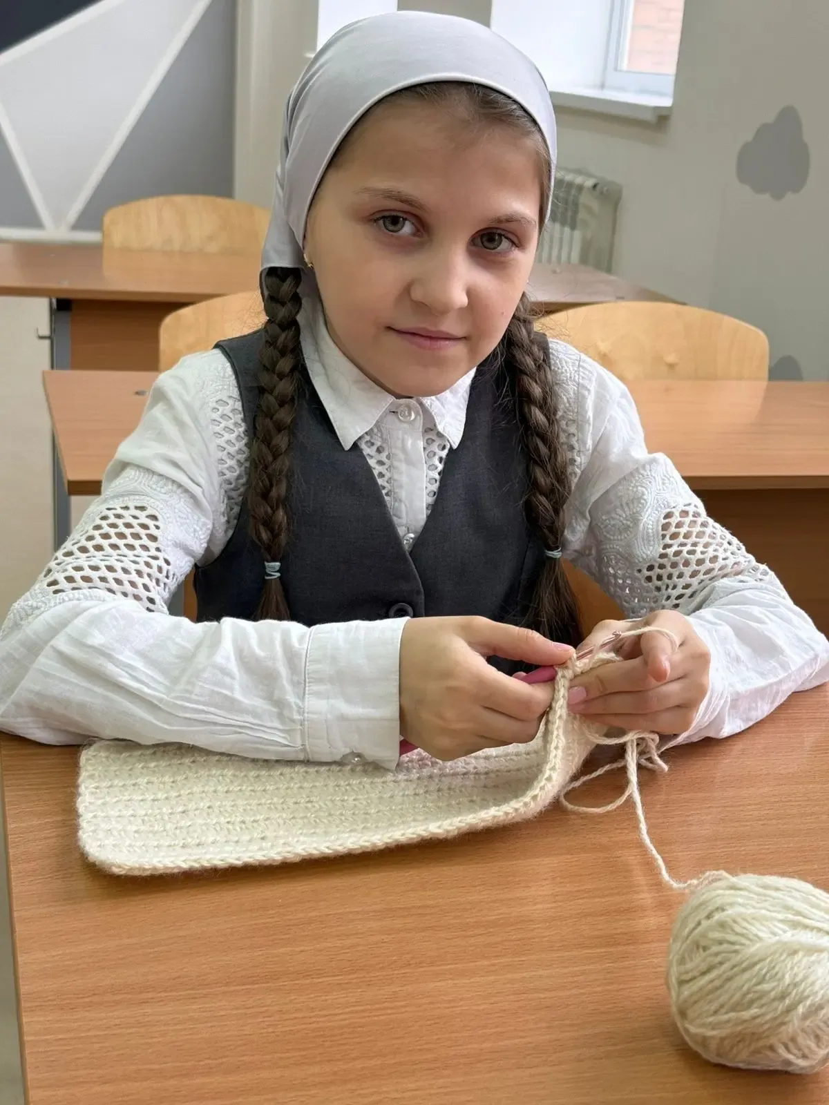 Сегодня на кружке «Мозайка» прошло очередное занятие. Темой встречи стало свободное творчество: кажд